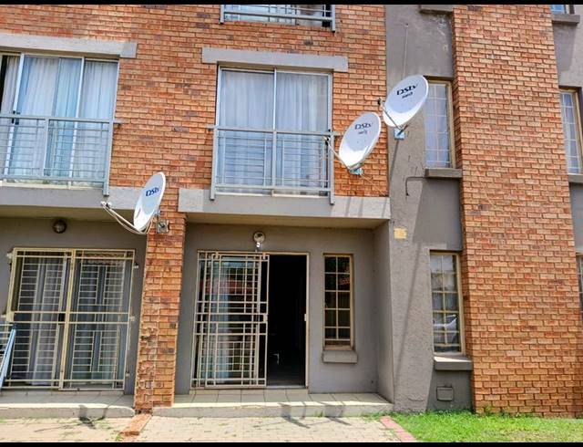 2 BEDROOM APARTMENT FOR SALE IN THE ORCHARDS